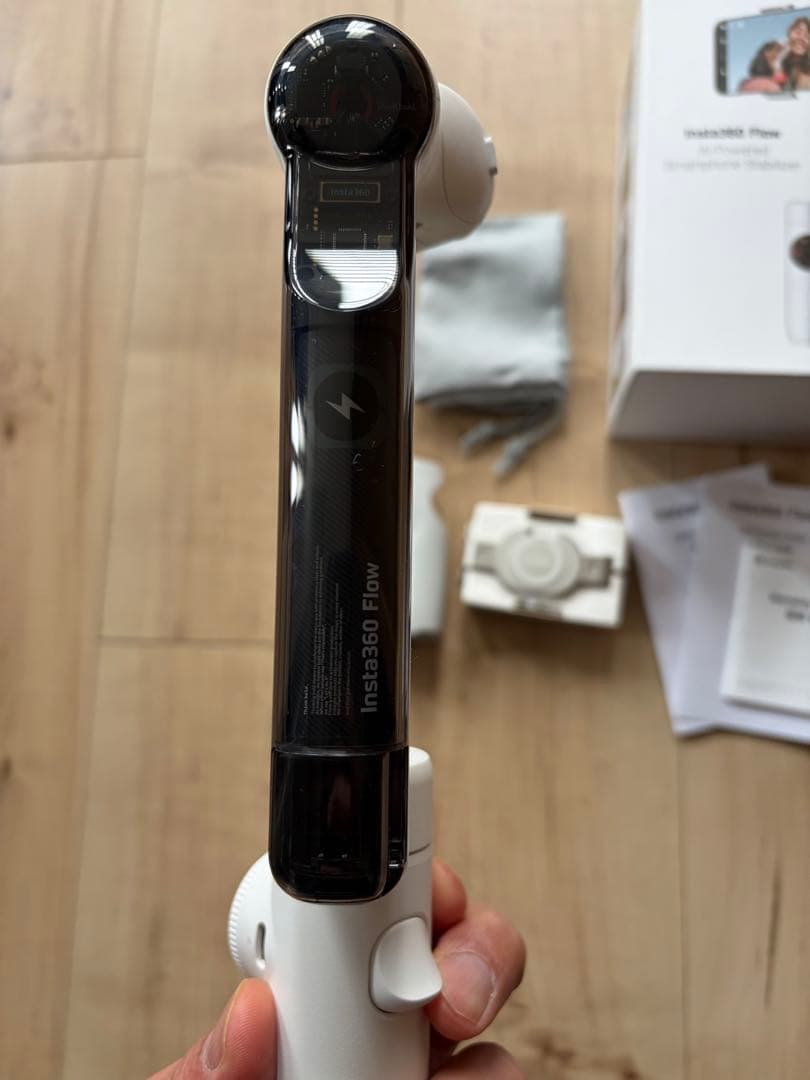 Insta360 Flow スマートフォンスタビライザー - メルカリ