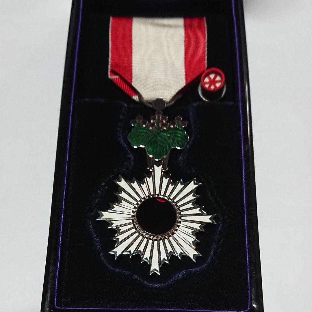 旭日単光章・略授・共箱（旧勲六等旭日単光章） - メルカリ