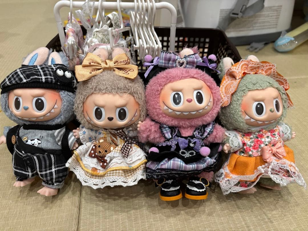 ラブブ　4体セット　偽物か本物かわかりません