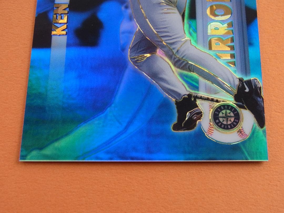 KEN GRIFFEY Jr. BOWMAN ATOMIC REFRACTOR - メルカリ