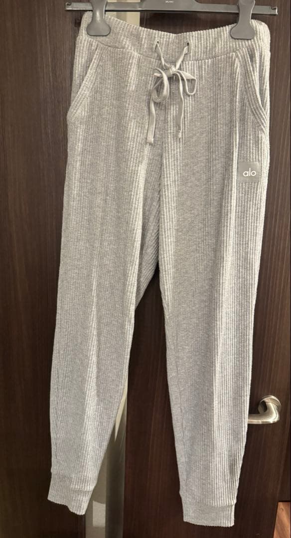 【正規品】alo Muse Sweatpant （Sサイズ）　グレー Muse Sweatpant - Steel Grey Heather | ALO