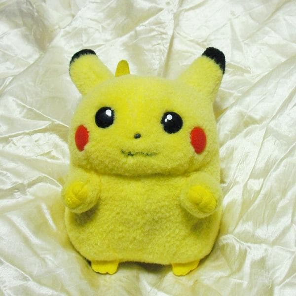 (●゜ω゜●) ピカチュウ ぬいぐるみ 初期ピカ トミー おなかを押すとなくヨ!