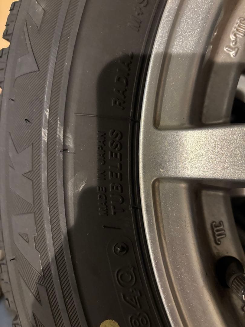 シエンタ　ダイス　175/70/R14 スタッドレスタイヤ　ホイール　4本