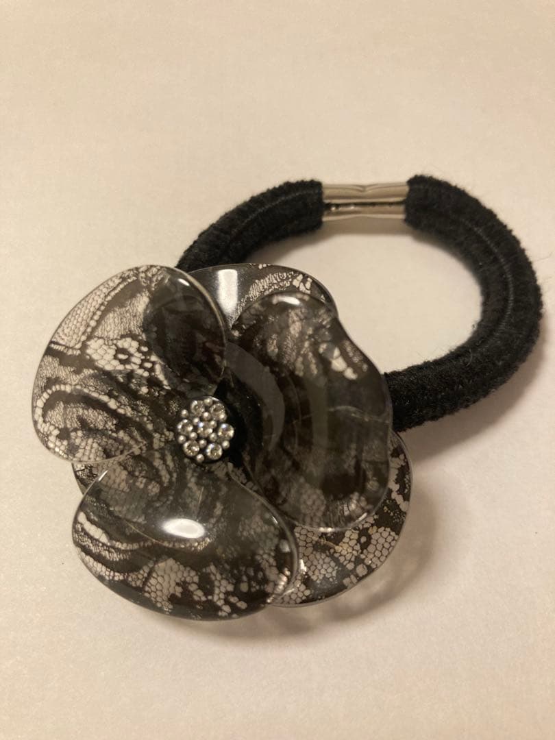 ♡ALEXANDRE DE PARIS ♡ カメリア　レース柄　ヘアゴム ALEXANDRE DE PARIS（アレクサンドル ドゥ パリ） アレクサンドル ドゥ