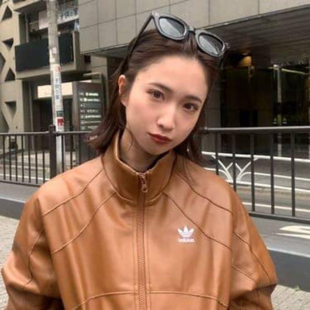 正規品】美品 即完売 adidas フェイクレザージャケット ブラウン