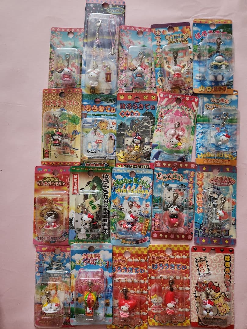 ハローキティご当地キーホルダー、ぬいぐるみ