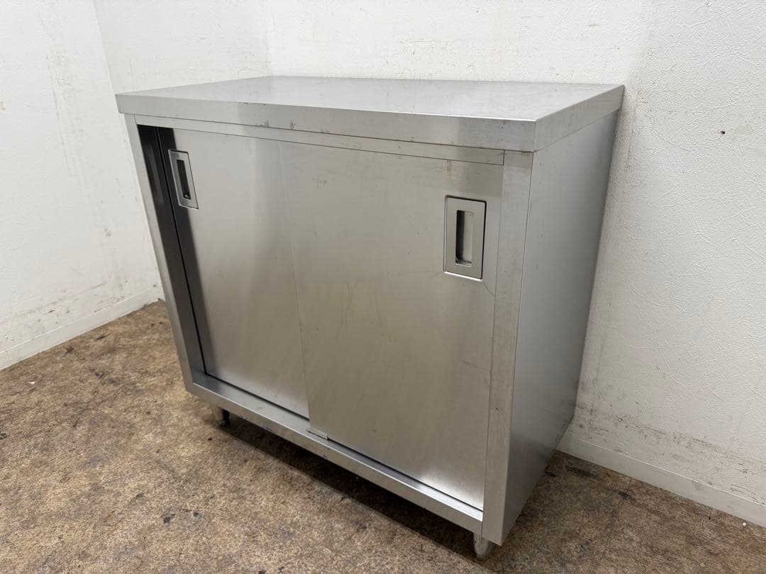 ステンレス　業務用　扉付き作業台　厨房　飲食店　W９００ｘD４５０ｘH８７０ｍｍ ステンレス 業務用 扉付き作業台 厨房 飲食店
