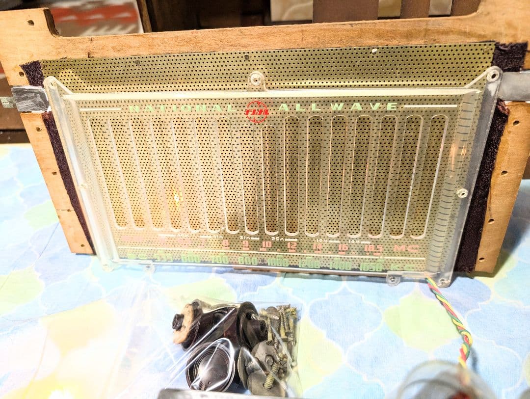 昭和家族団らんレトロ真空管ラジオ2バンド bluetooth付 ホームラジオ