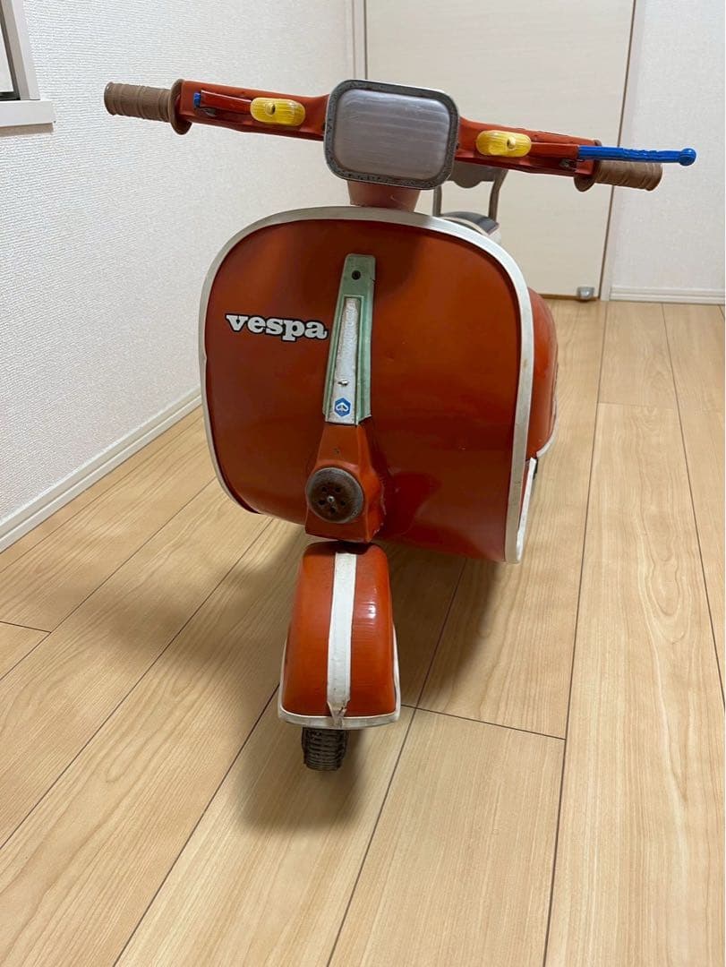 VESPA ペダル式三輪車 ブリキ玩具 置物 - メルカリ