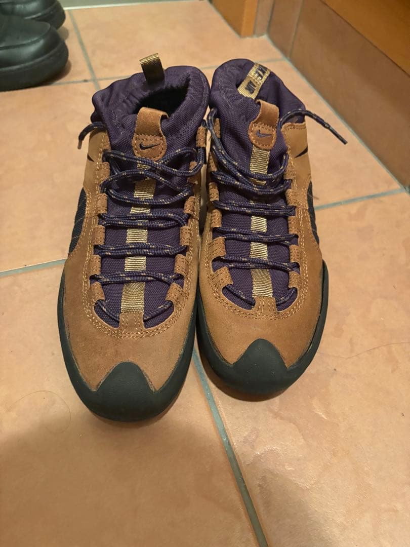 Nike ACG ブラウン/パープル スニーカー NIKE（ナイキ） NIKE ACG AIR MADA ACG エア マダ パープル 紫 メンズ