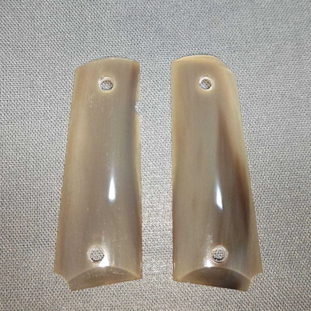 コルト　ガバメント用　ハニーホーン　グリップ コルト ガバメント用 ハニー バッファロー ホーン グリップ - メルカリ