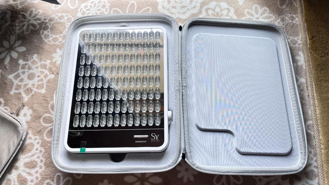 LED美顔器 顔・首・頭皮を1台で3ゾーンケアのLED美顔器「Exidéal libra