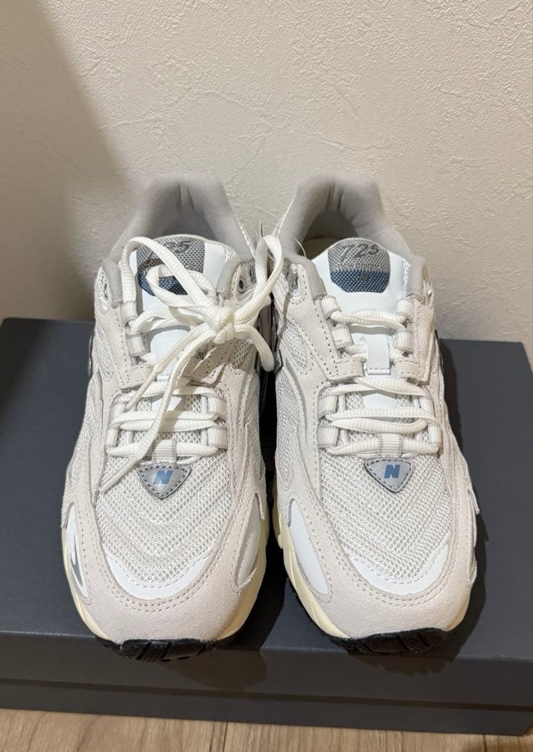 レイ　新品タグ付箱付　23.5cm ニューバランスML725BA アイボリ