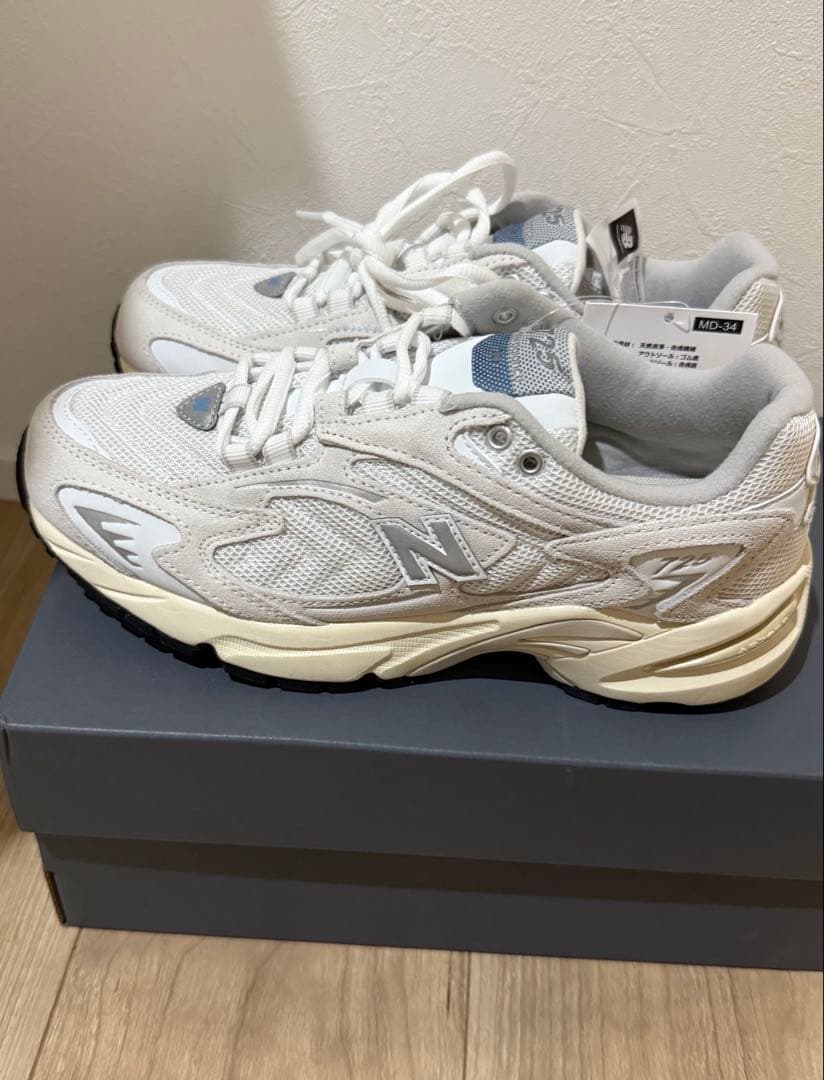 レイ　新品タグ付箱付　23.5cm ニューバランスML725BA アイボリ
