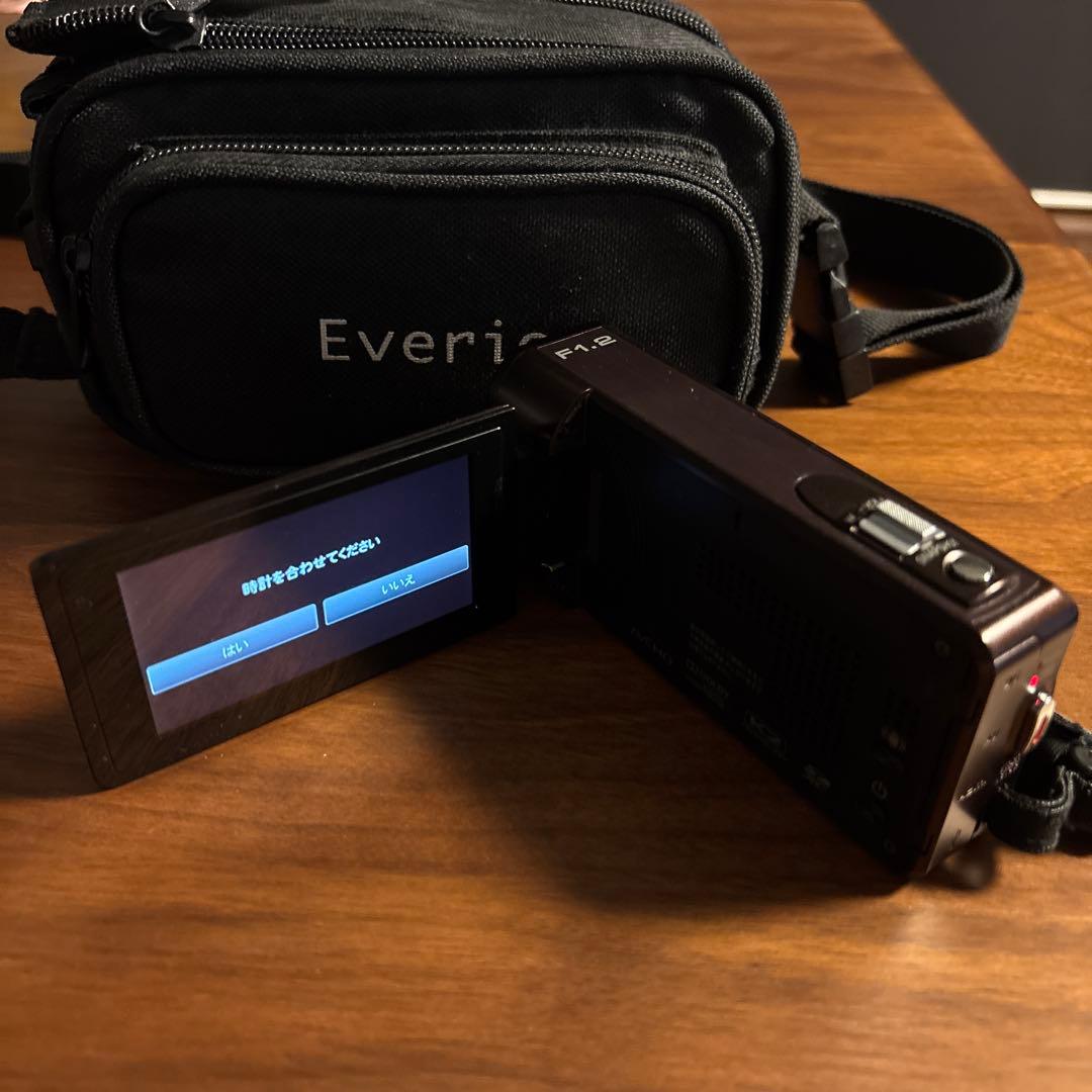 JVC GZ-V675 ビデオカメラ 本体 ケース 三脚 説明書つき - メルカリ