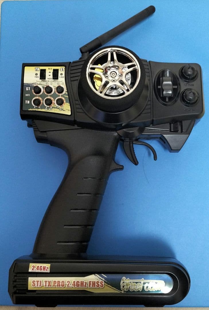 プロポ2.4GHz（新品のサーボ・アンプ・送信機 
付き）