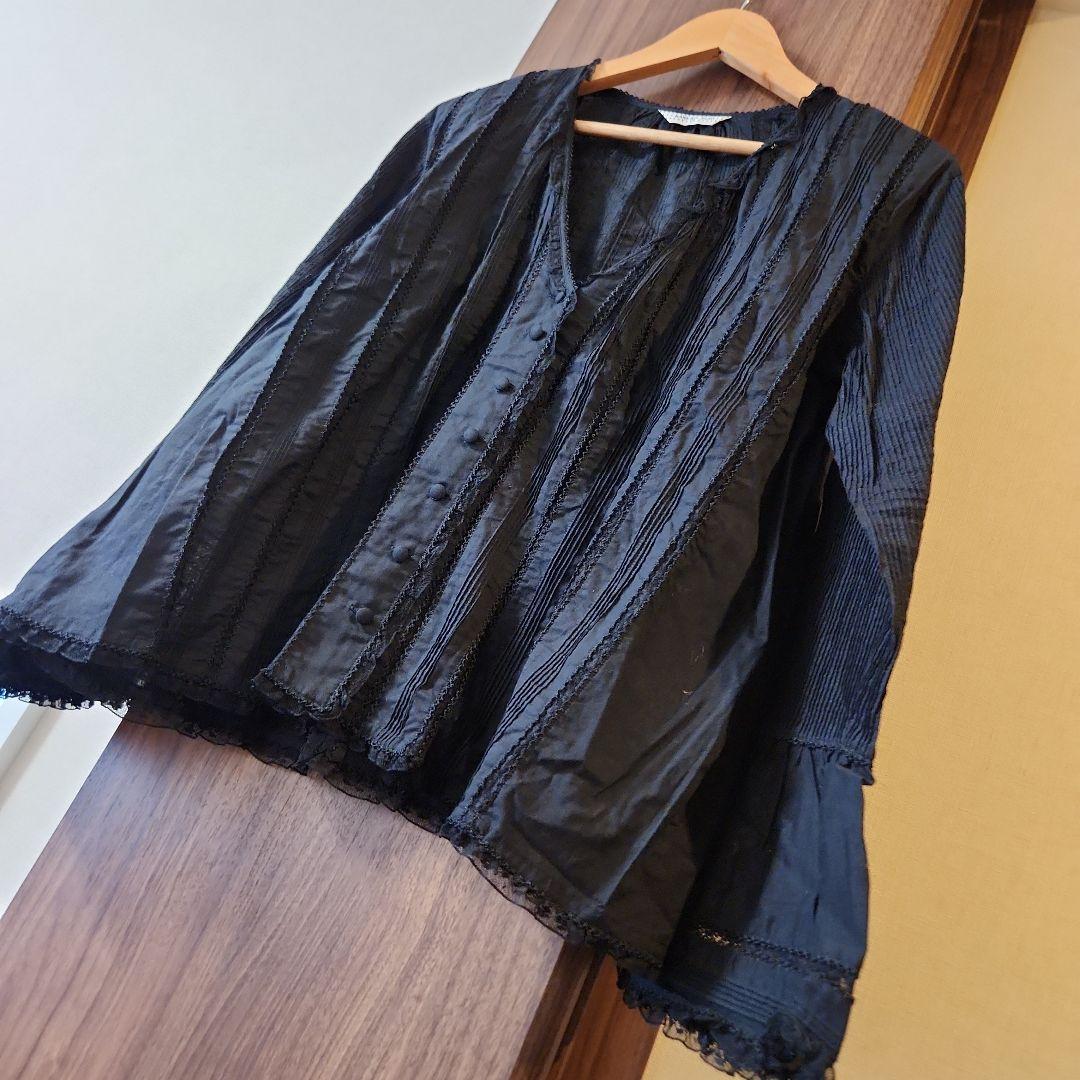 カネコイサオ 綿ローン ピンタック ピコフリル 黒 ブラウス - メルカリ