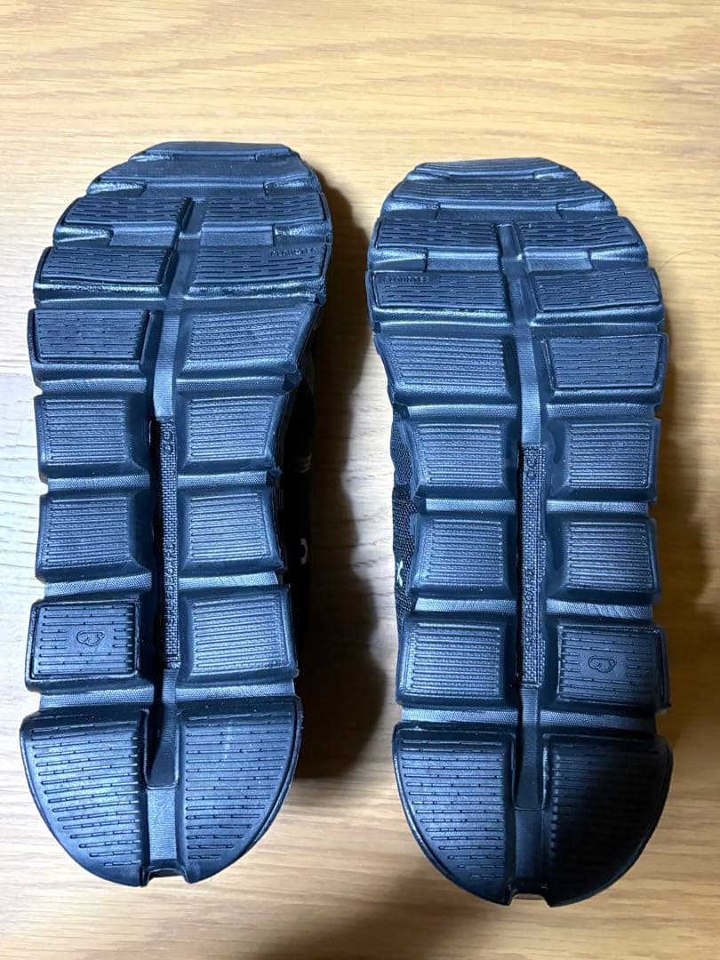 On オン　Cloud6 スニーカー　ランニングシューズ　黒　26.5cm