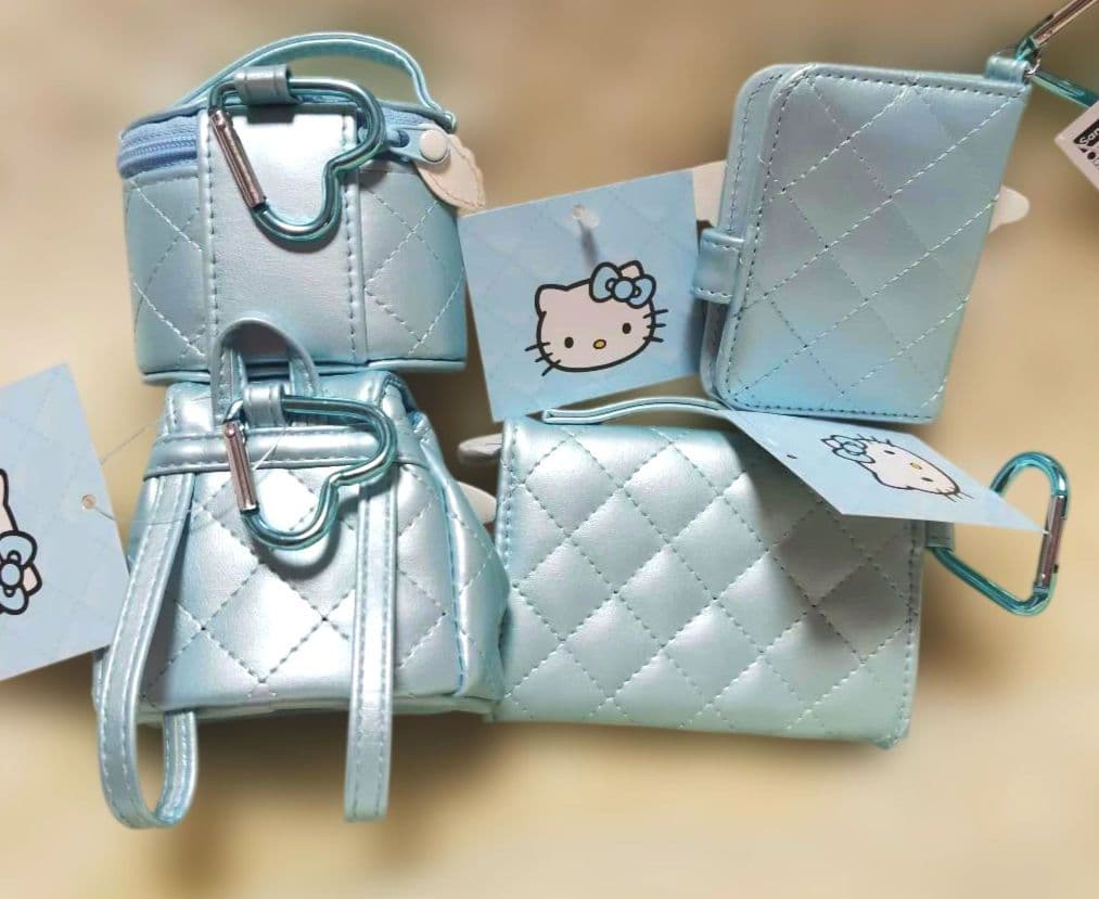 キティミニチュアキルトリュックポーチバニティ形ケース　ウォレット　ミラー　４点