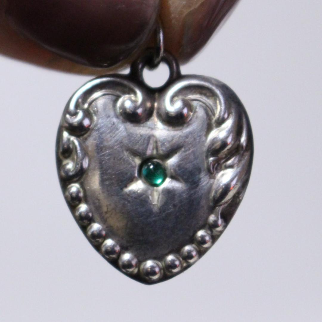 30s スウィートハートジュエリー ww2 パフィハート 緑 石 渦巻 波 唐草