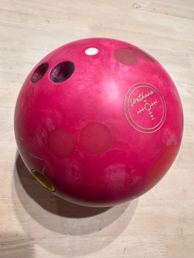 BLACK WIDOW ピンクパール ボウリングボール