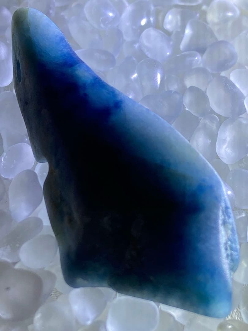 糸魚川翡翠 ひすい 入りコン沢の青 最上品質 とろみのある茄子紺ヒスイ