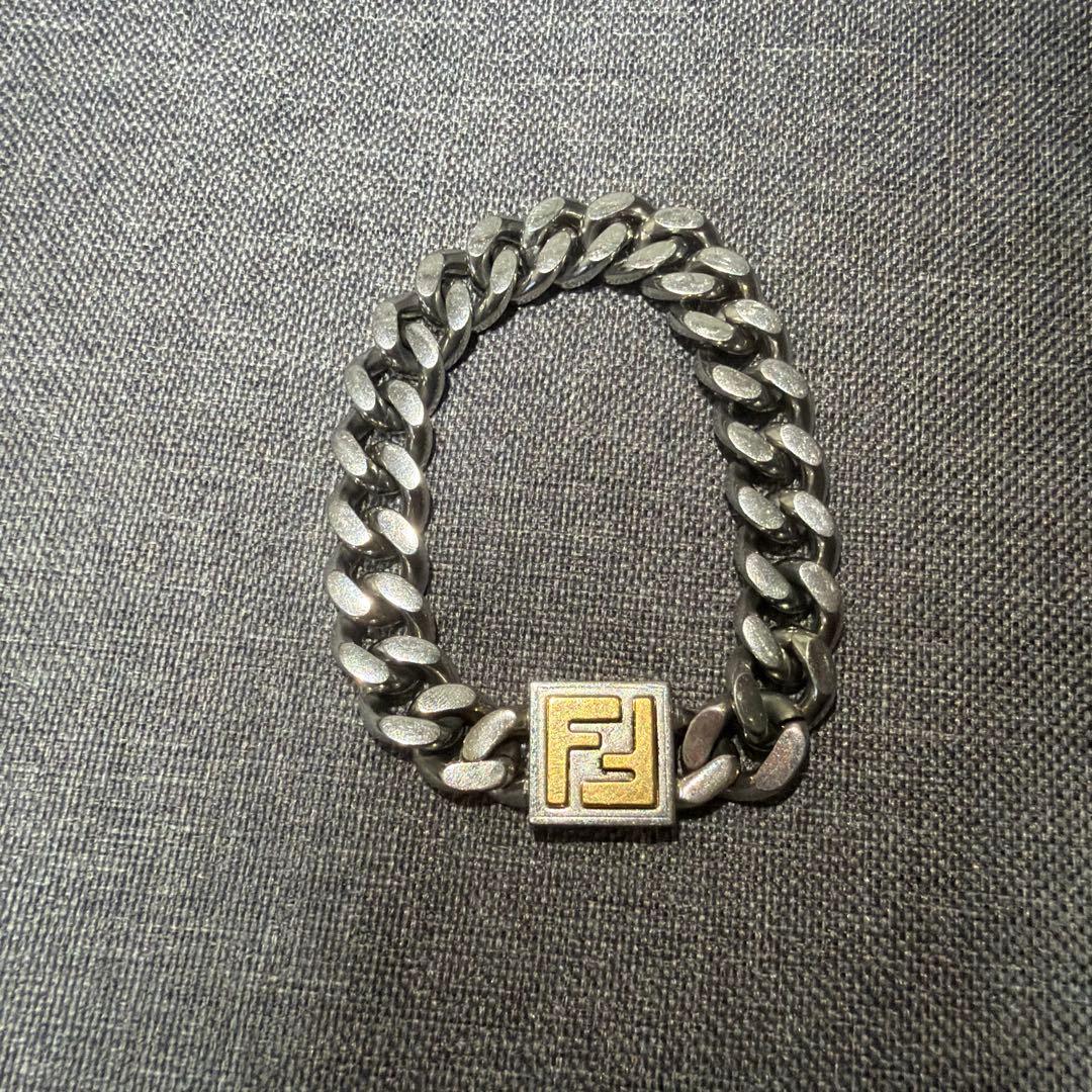 FENDI チェーンブレスレット シルバー/ゴールド - メルカリ