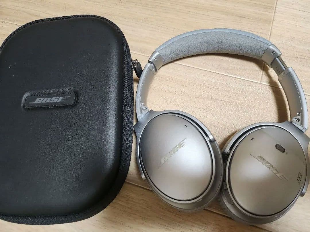 高騰の廃盤シルバー　BOSE Bluetooth ワイヤレスヘッドホン Bose QuietComfort 35 ワイヤレスヘッドホン シルバー - メルカリ