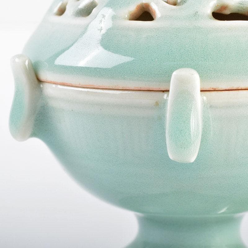 中国 高麗青磁 雷文 香炉 透かし火屋 時代箱付 V R4587 - メルカリ