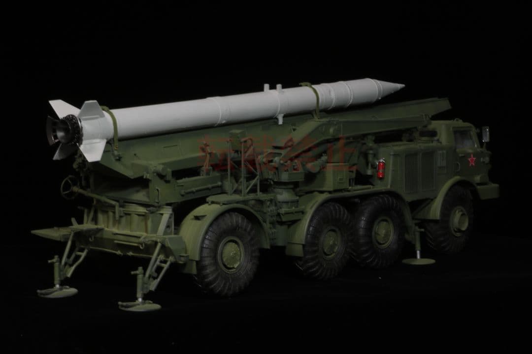 【完成品】 1/35 ソビエト軍 ルーナM 戦術弾道ミサイル トランペッター