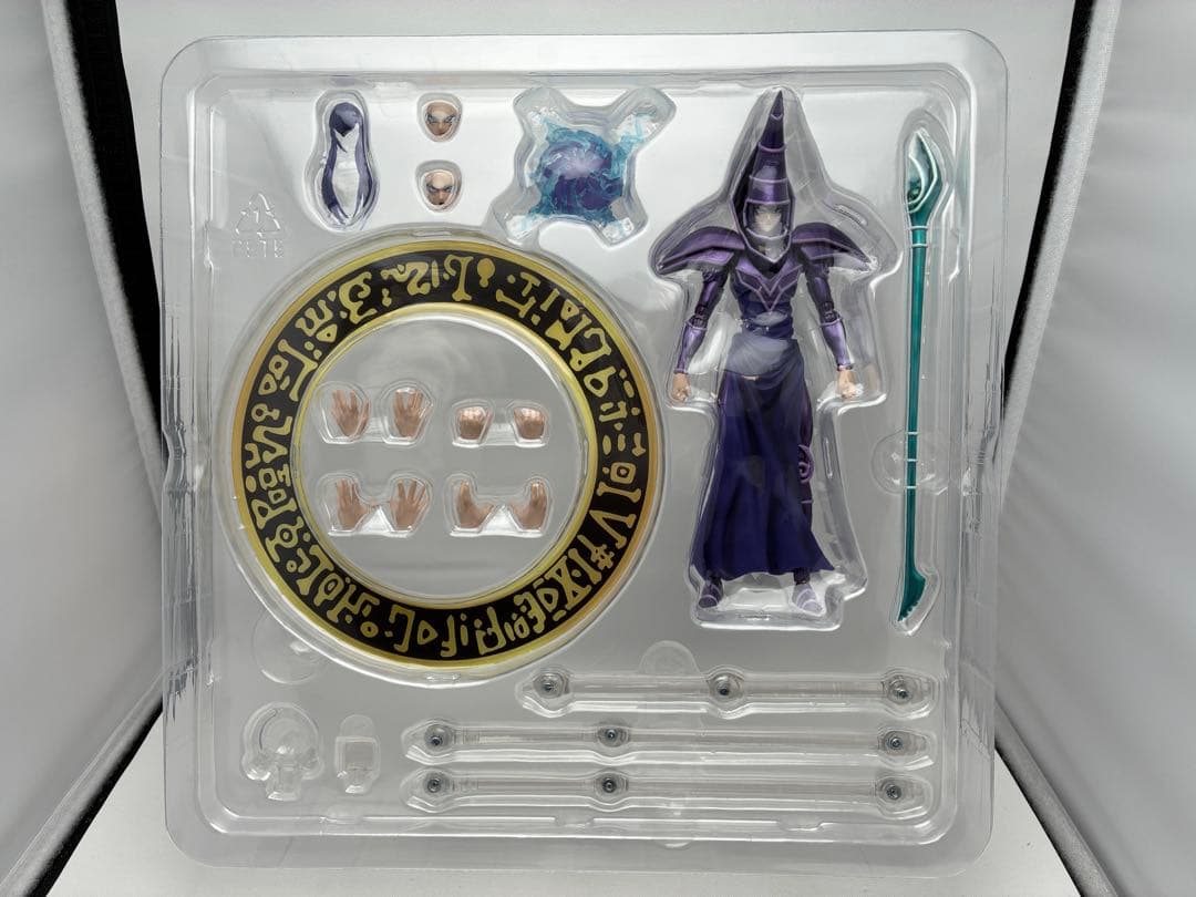 S.H.MonsterArts ブラック・マジシャン