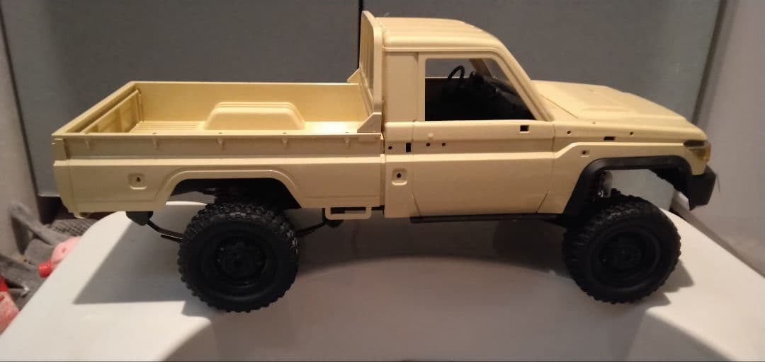 WPL レイウット　1/12ランドクルーザー79