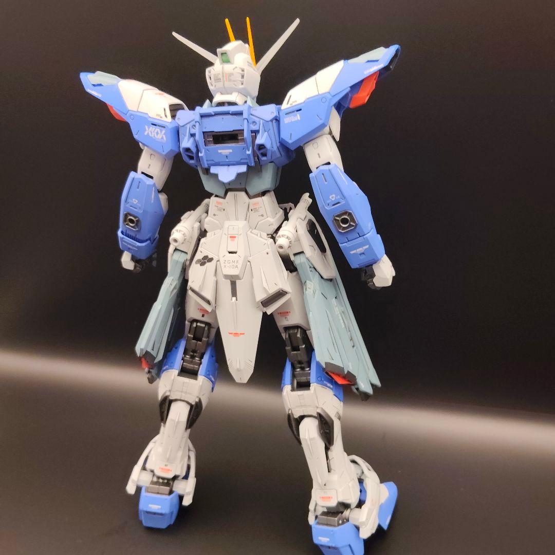 MG1/100 フリーダムガンダムver.2.0塗装（ライジング風改造）