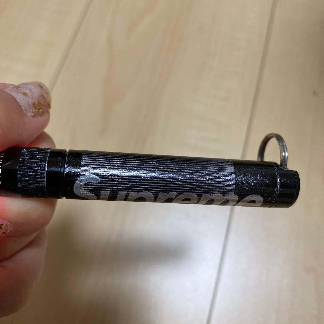 希少 レア supremeミニマグライト 初期 点灯動作確認済み - メルカリ