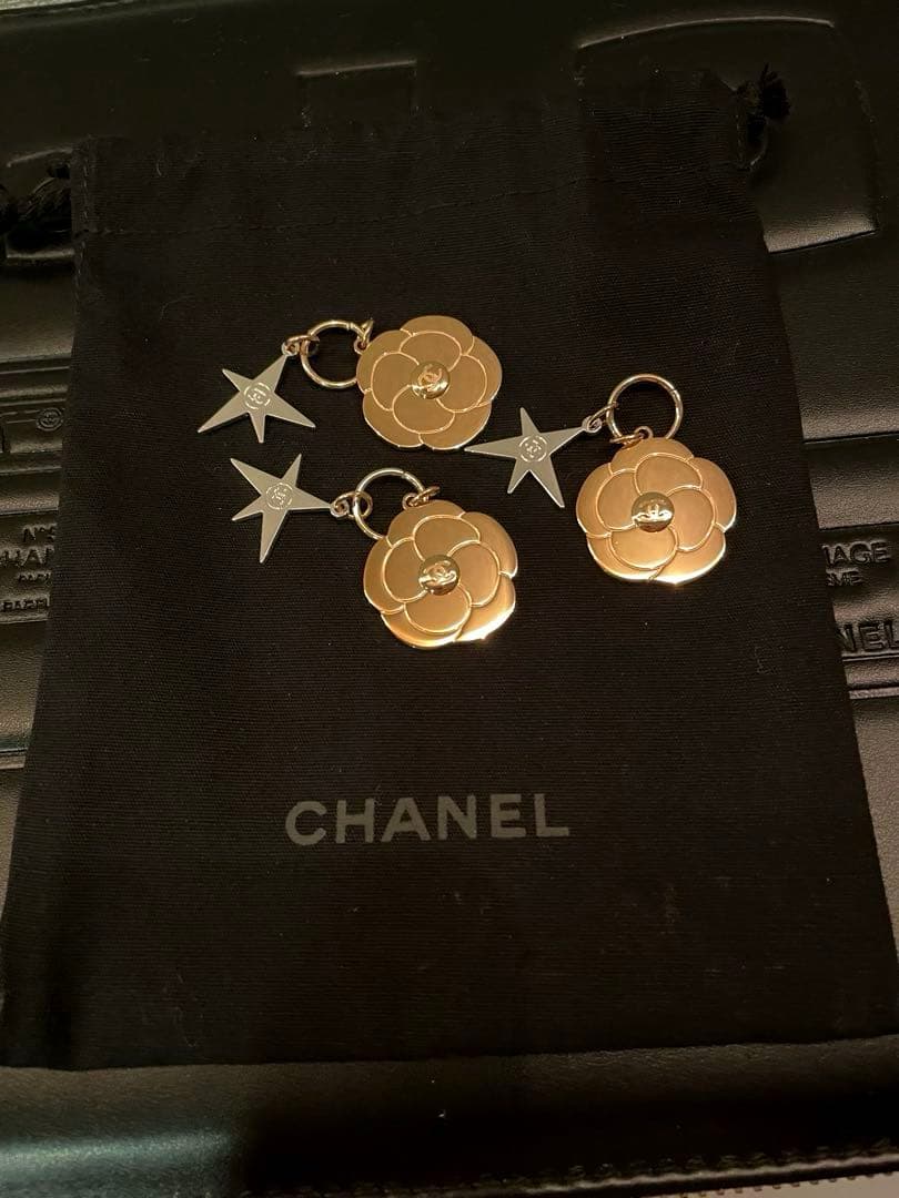 CHANEL シャネル 2025 ホリデー チャーム セット 巾着 - メルカリ
