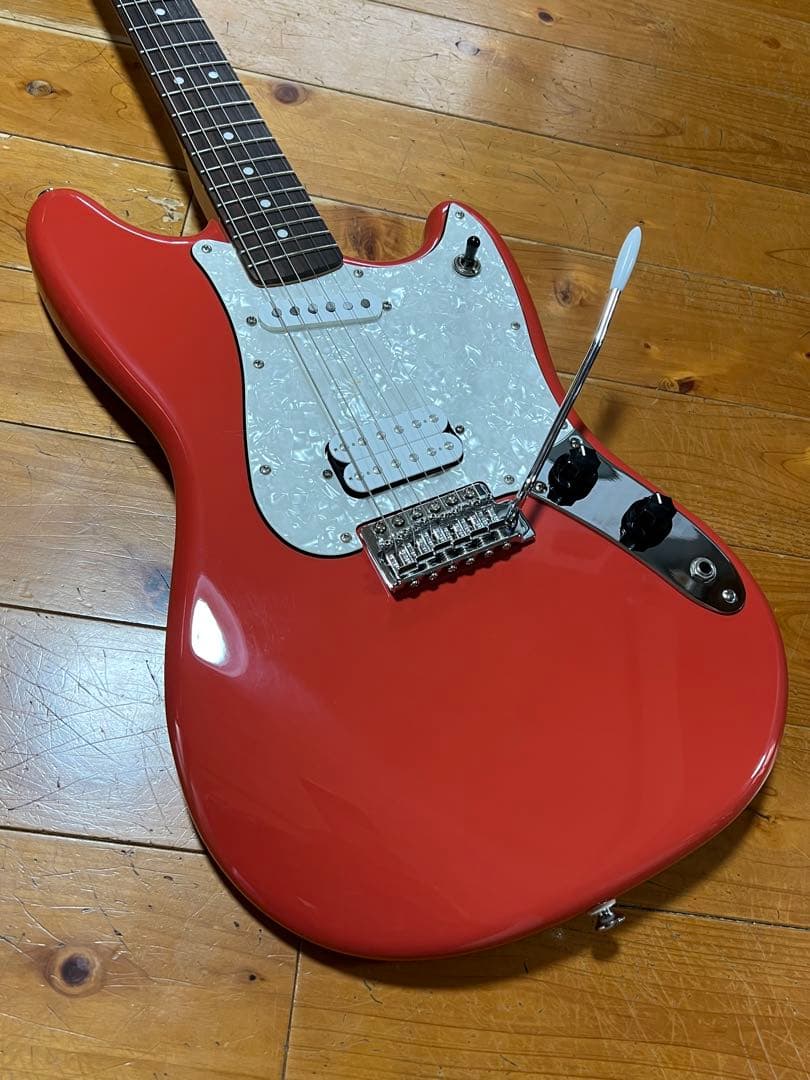 美品 Squier スクワイヤ サイクロン CYCLONE /ミディアムスケール