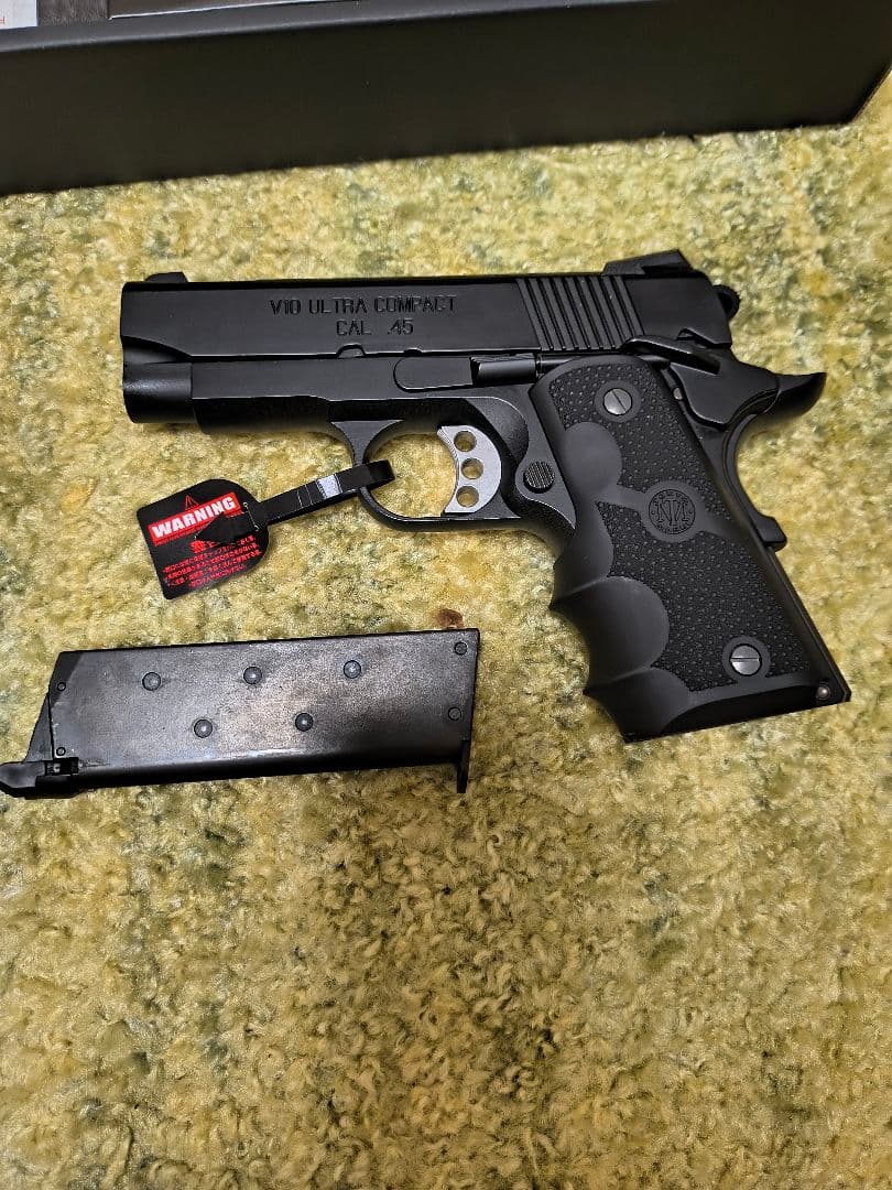 V10 Ultra Compact Black ガスブローバック