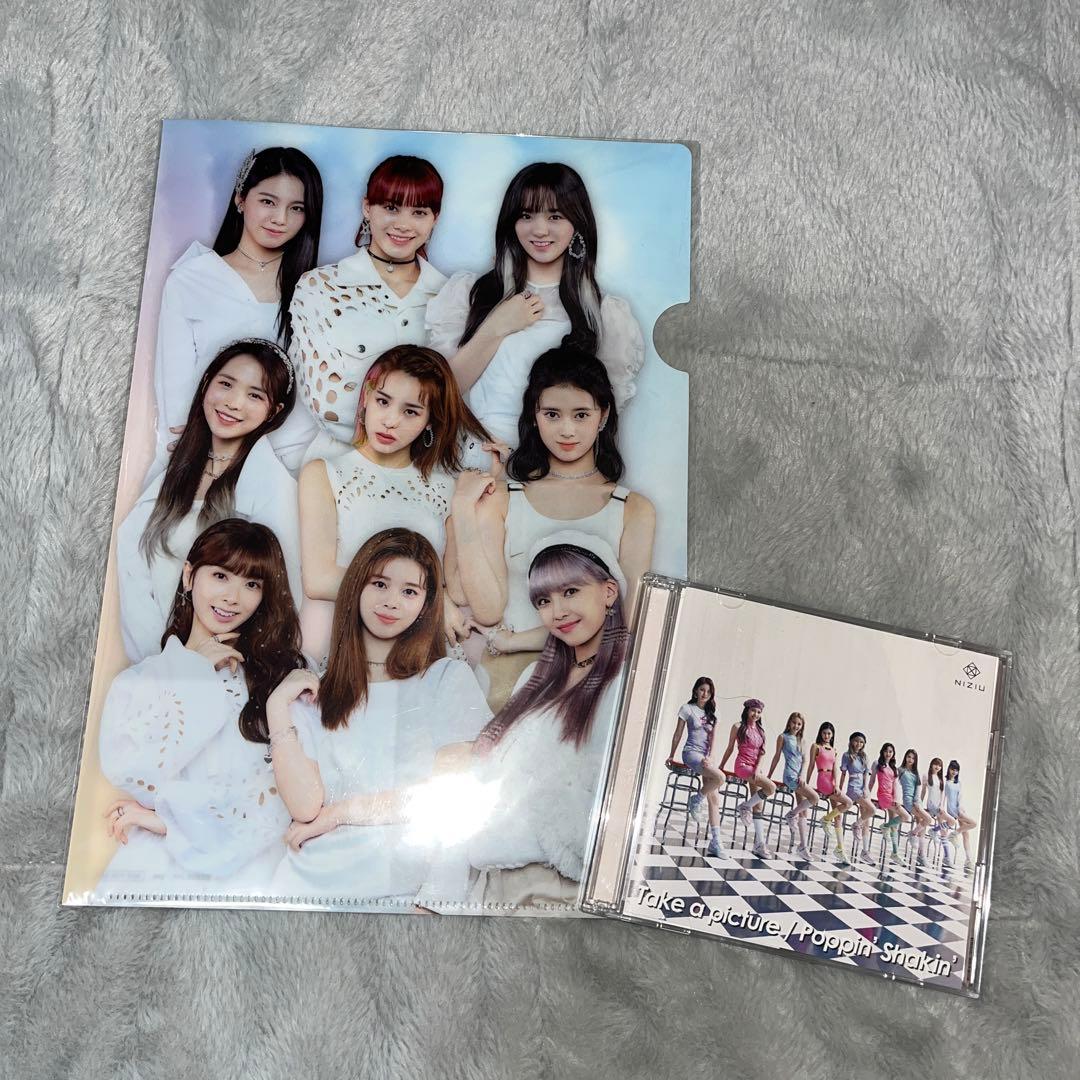 NiziU Take a picture CD＋特典クリアファイル - メルカリ