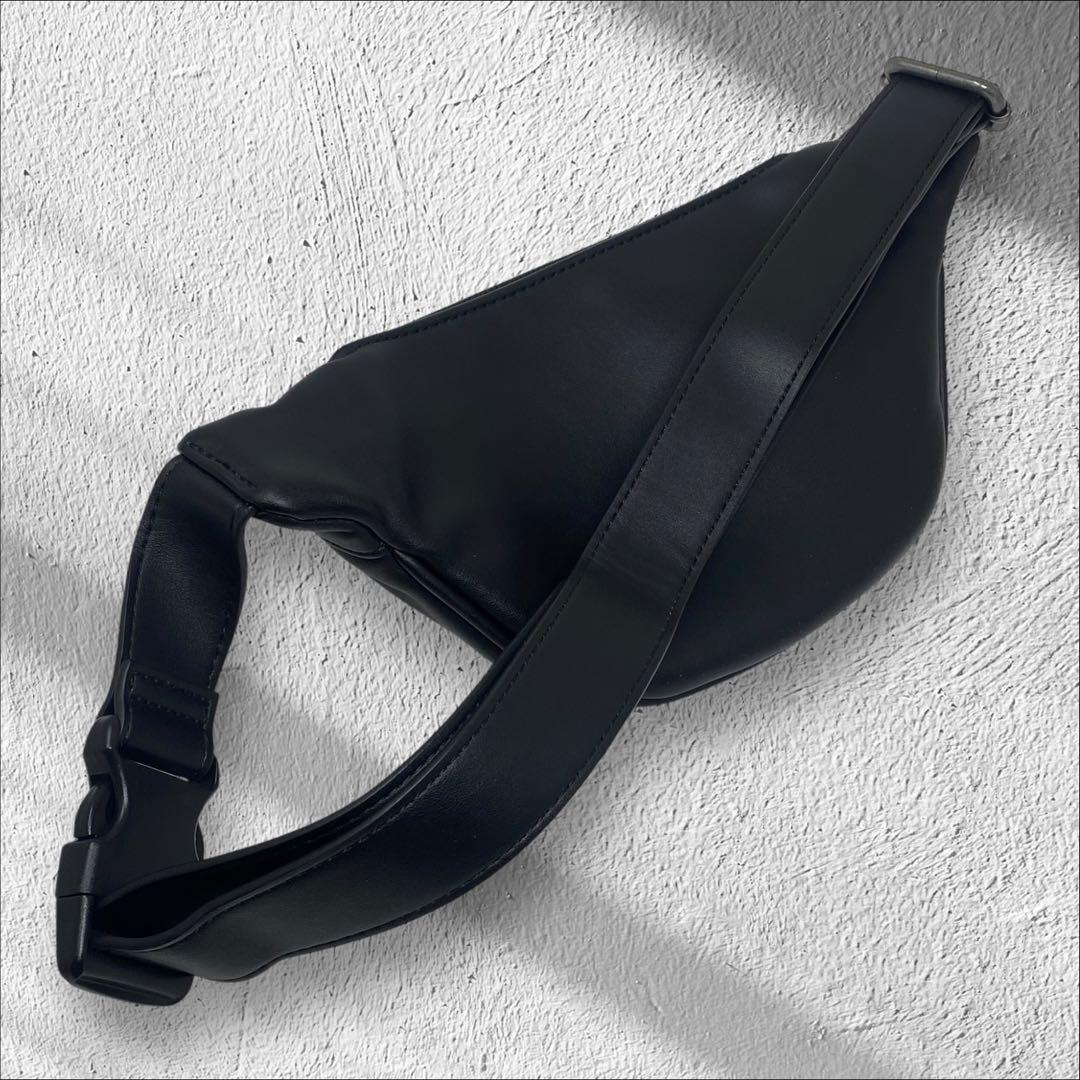 DIESEL ボディバッグ Dロゴエンボス ディーゼル ショルダー ブラック