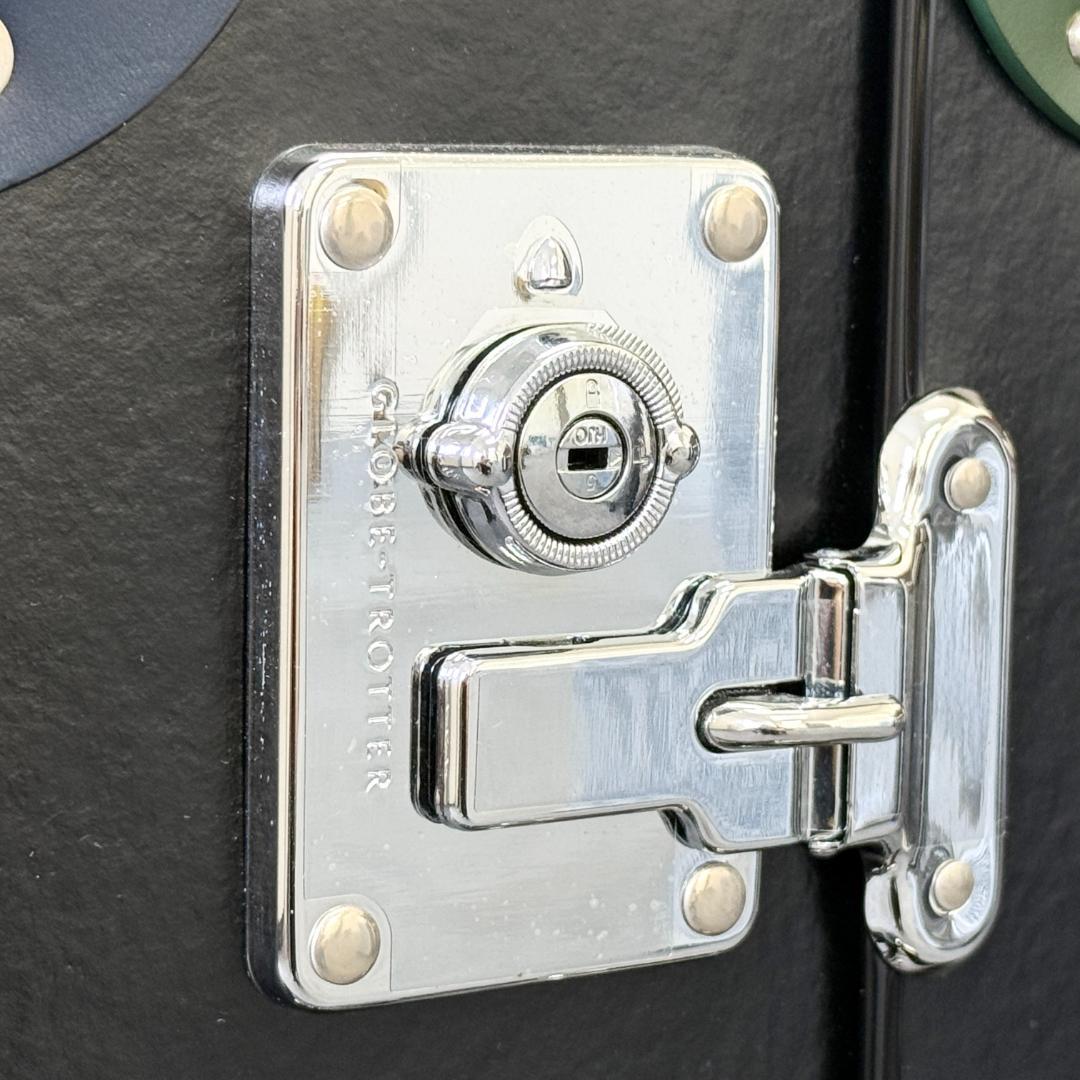 M5242 グローブトロッター ヴァルカンファイバー×レザー トラベル