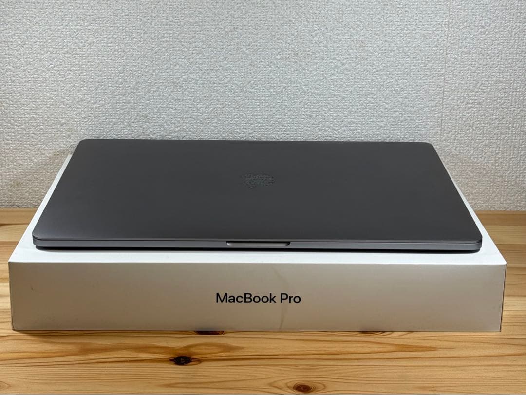 MacBook本体 MacBook Pro 15 2016 Touch Bar i7/16/500