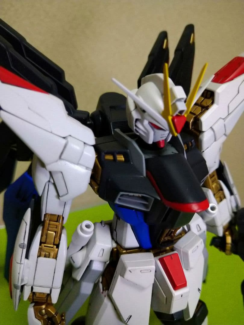 【オマケ付 全塗装済完成品】 MGストライクフリーダム デスティニー