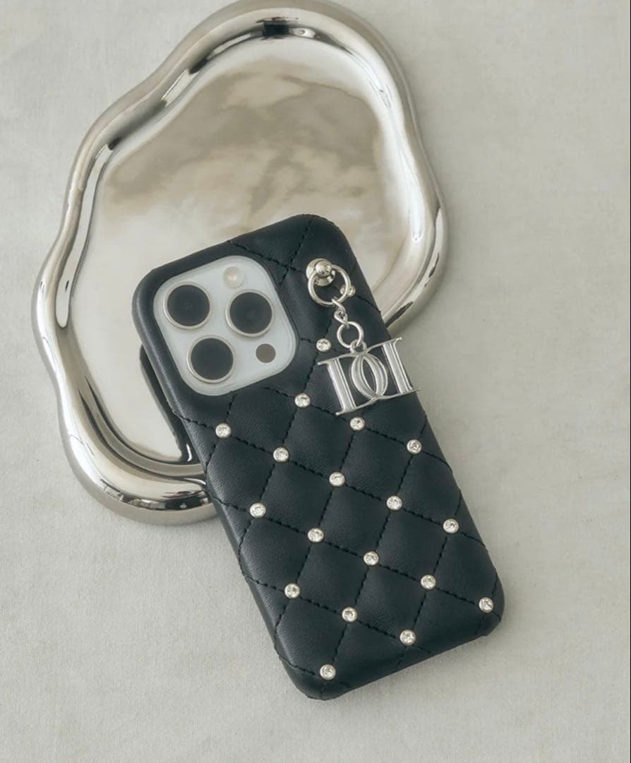 【新品未開封】キルティングビジューDDチャームiPhone15ケース キルティングビジューDDチャームiPhoneケース（スマホケース/カバー