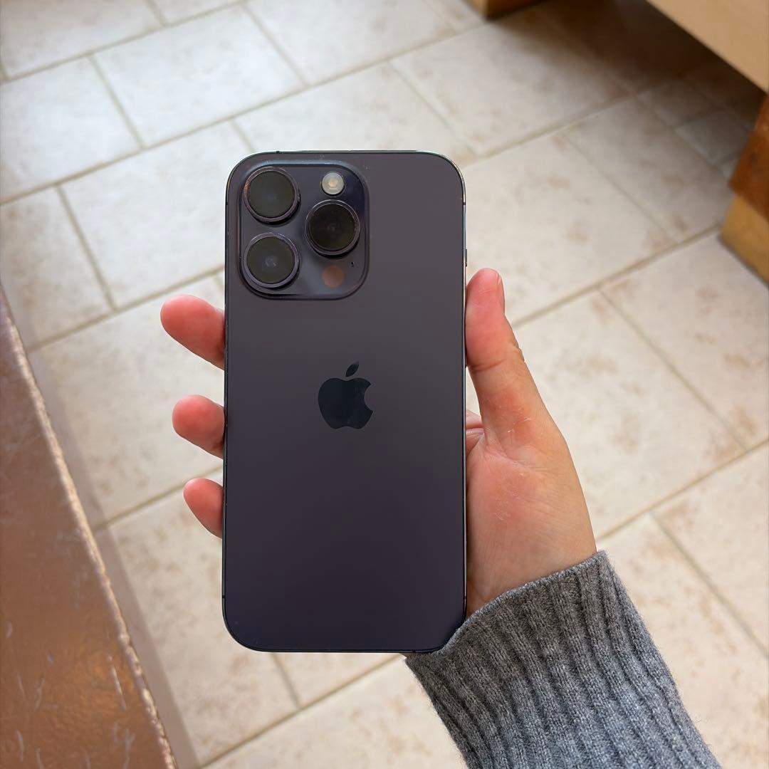 Apple iPhone 14 Pro simフリースペースブラック ケース付き iPhone14Pro/14ProMaxのスペースブラックに合うスマホケースおすすめ！