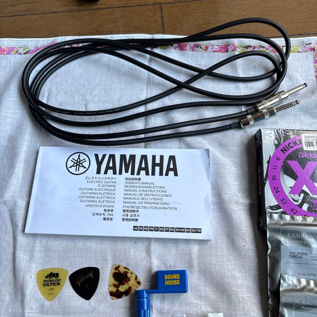 ヤマハ　 エレキギターPACIFICAシリーズPAC120H ソフトケース付