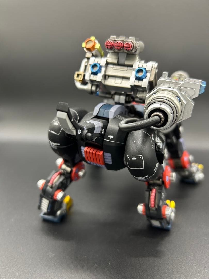 ゾイド　タカラトミー　リアライズ　セイバータイガー(シュバルツスペシャル)