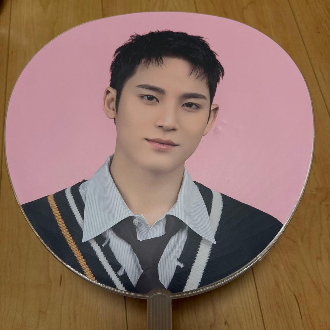 seventeen セブチ holiday ミンギュ うちわ - メルカリ