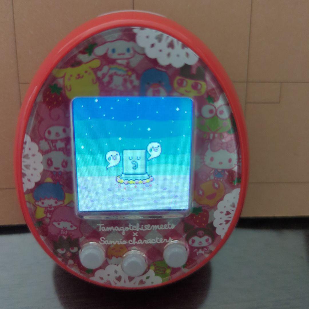 Tamagotchi ミーツ サンリオ 赤 〜12月8日お値下げしました〜