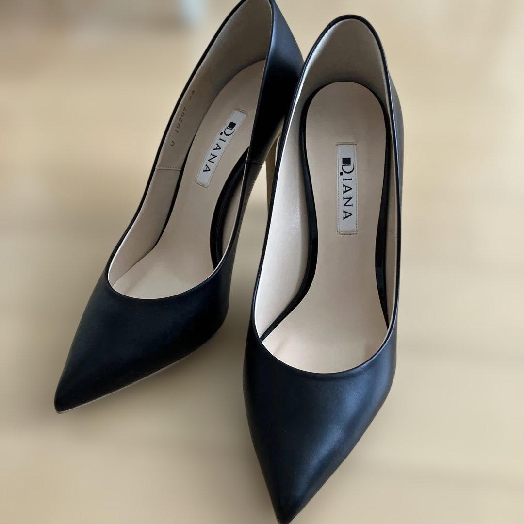DIANA ブラック ポインテッドトゥ ハイヒール DIANA ブラック ポインテッドトゥ ハイヒール - メルカリ