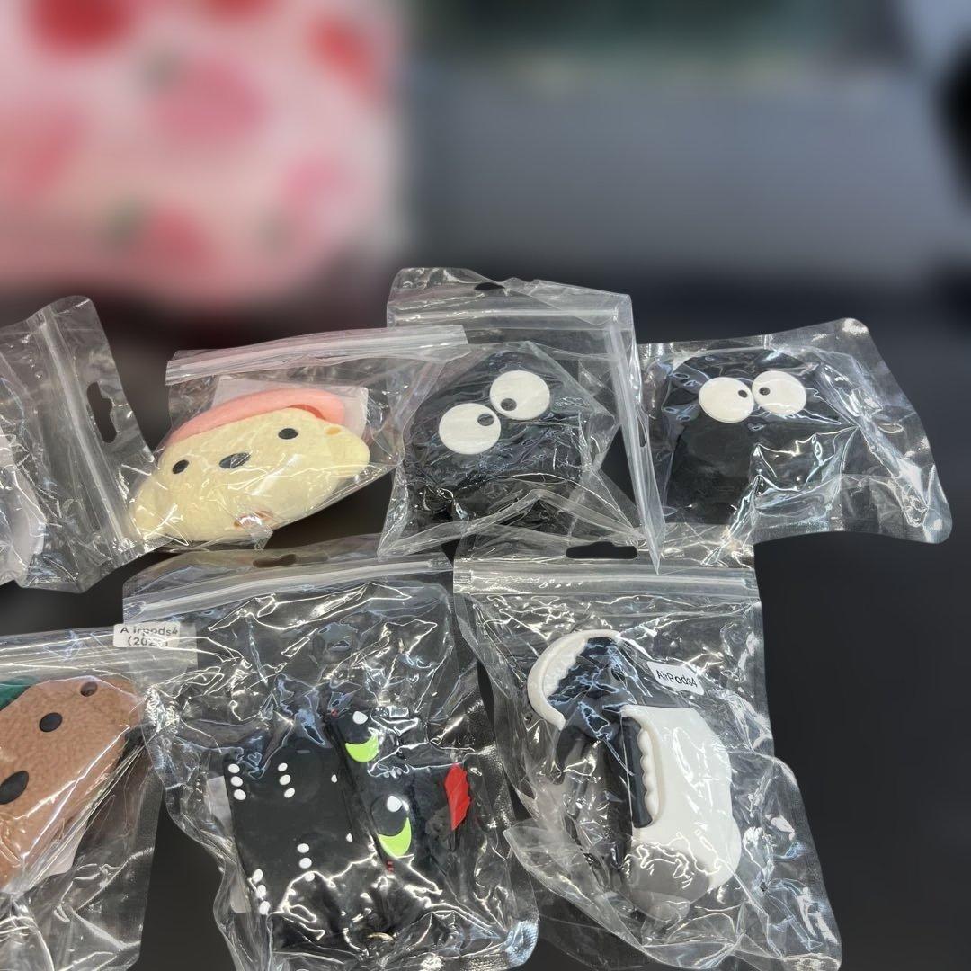 イヤホンケース未使用品　フルーツデザイン、キャラクターまとめ